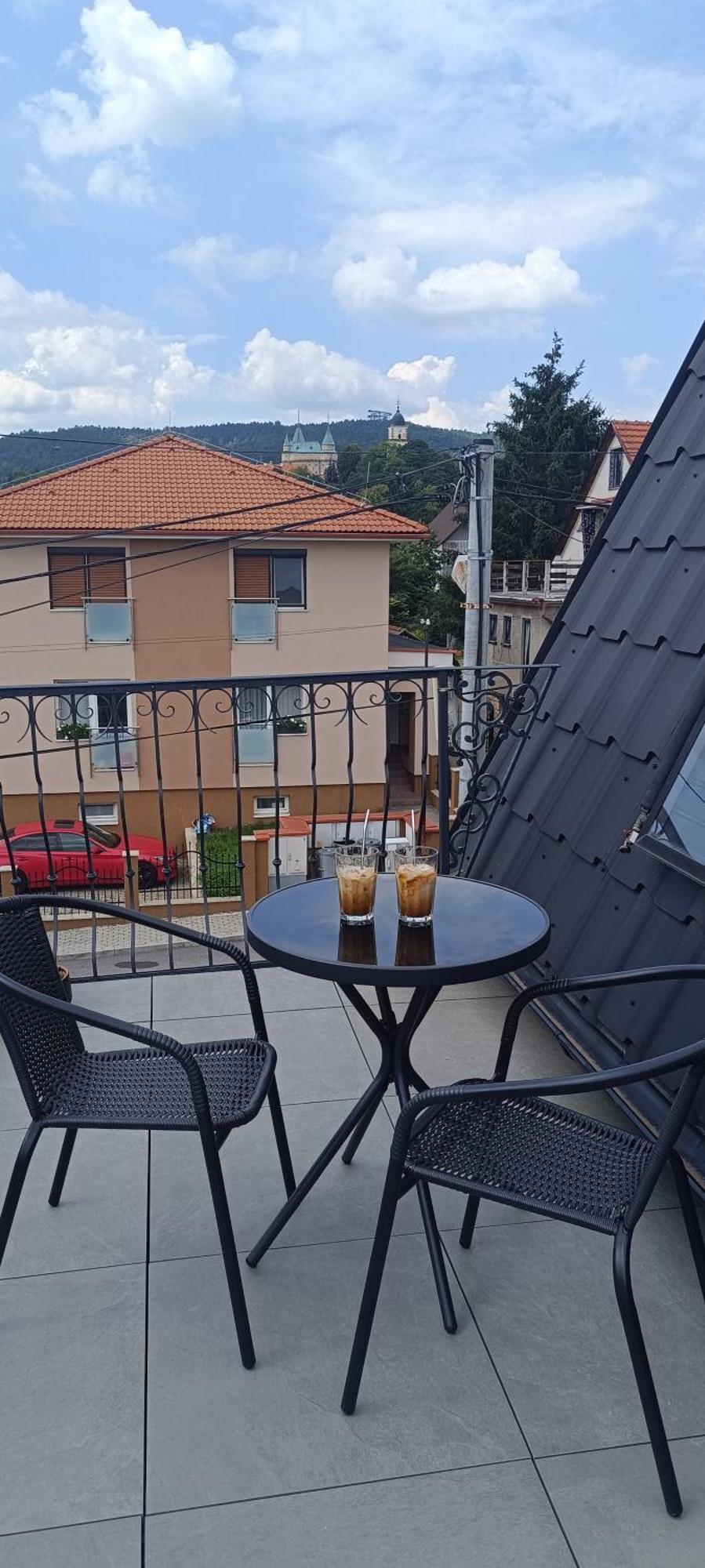 Apartman S Vyhladom Na Bojnicky Zamok บอยนิตแซ ภายนอก รูปภาพ